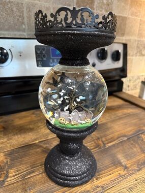Bath and Body Works Halloween Snow Globe Candle Holder- 3 Wick